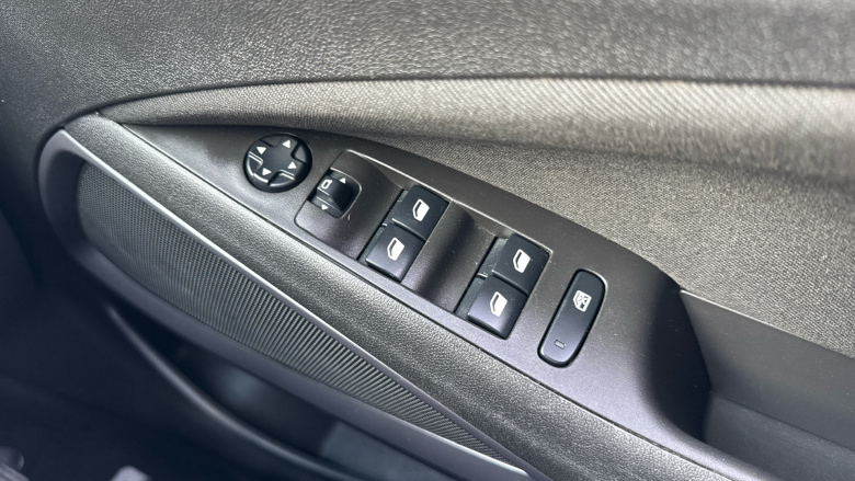 Vauxhall Crossland 1.2 SE 5dr Petrol Hatchback